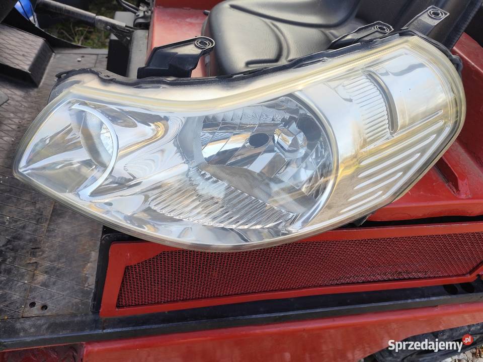Lampa przednia Suzuki SX4 Lampy przednie Brzeście sprzedam