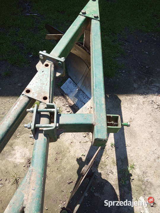 Pług 3 skibowy z przystawką na 4 skibę nieuszkodzony