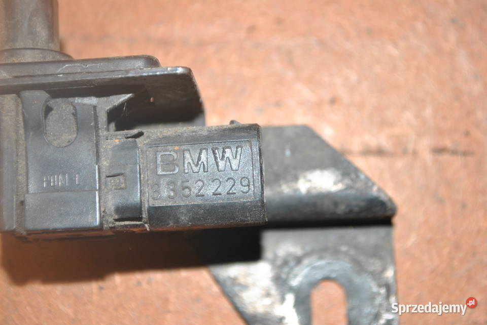 Włącznikczujnik alarmu BMW E60 E61 E63 E64 E65 śląskie Poręba