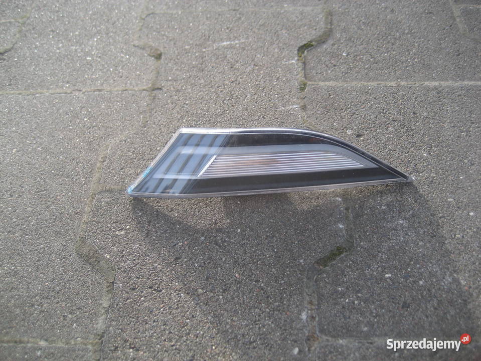 PORSCHE 991 1417R LAMPKA OBRYSOWA LEWA LED Rakoniewice