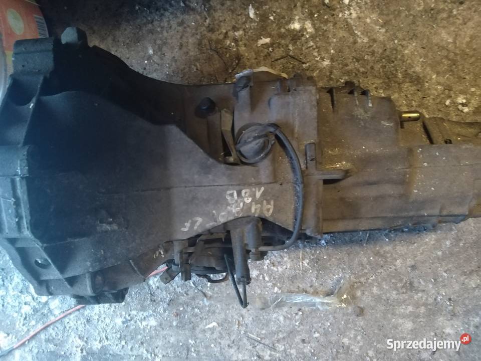 AUDI A4 B5 18 APT SKRZYNIA BIEGÓW osobowe