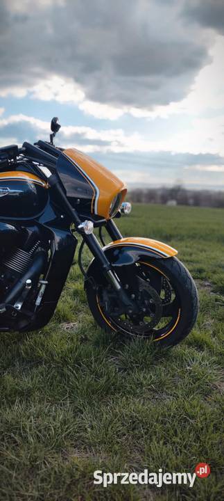 Suzuki VZR 1800 intruder cruiser chopper