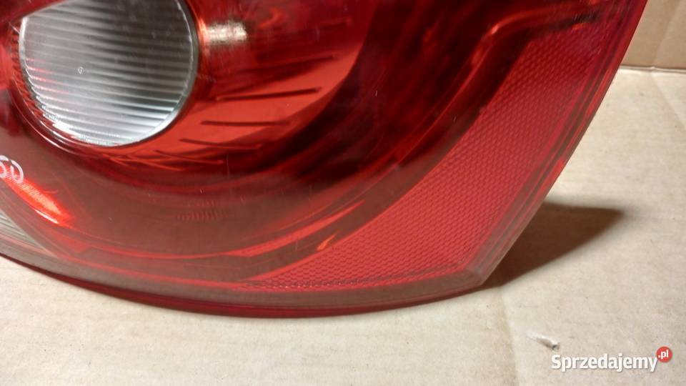 SEAT IBIZA IV 6J HB LAMPA TYŁ PRAWA W KLAPĘ Zbierkowo sprzedam