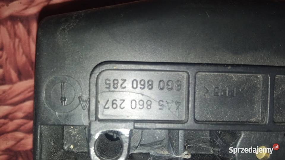 Mocowanie trójkąta uchwyt Audi A4 Passat B5 Posługowo sprzedam