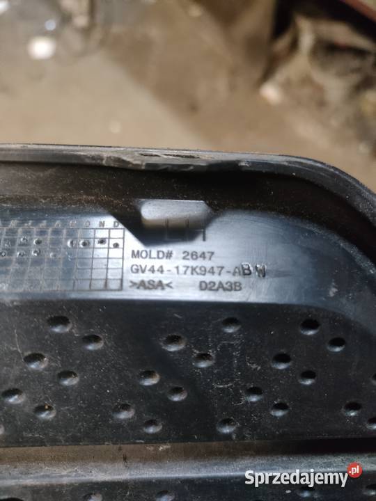 Kuga Kratka halogenu kierunku lewa Zderzaki Jarocin