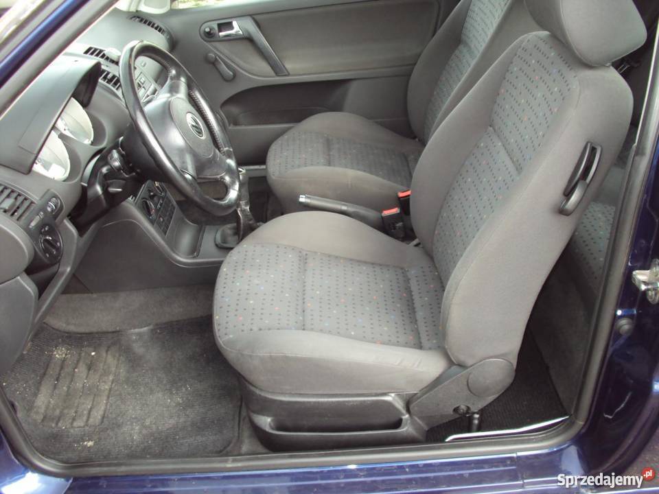 Volkswagen Polo granatowy