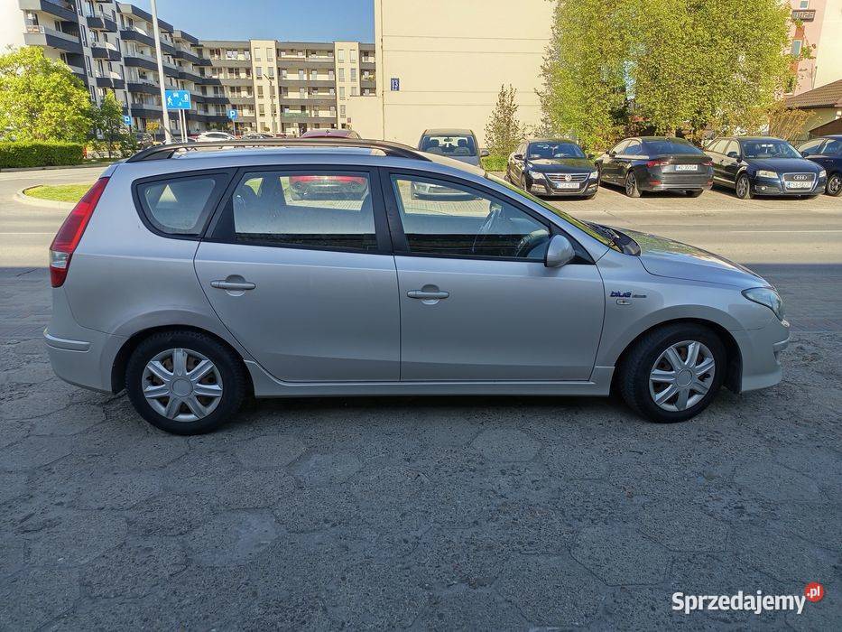 Hyundai i30 16 crdi 116 2010 opłaty na Tarnobrzeg sprzedam