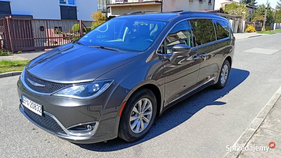 Sprzedam Chrysler Pacyfika 2017 Touring L 7 os Pabianice