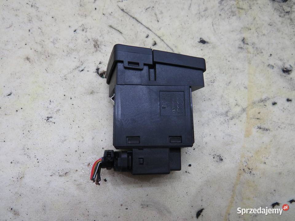PRZEŁĄCZNIK ŚWIATEŁ AWARYJNYCH AUDI Q5 8R