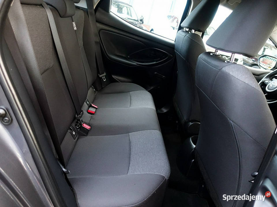 Toyota Yaris NaviTEMPOMAT AKTYWNYParktronic GWAR ASR (kontrola trakcji)