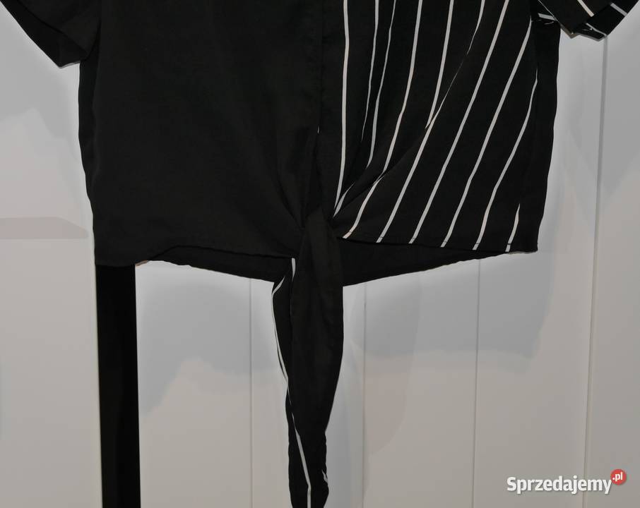 Shein fajna bluzeczka wiązanie 34 XS Rozmiar 34(XS) dolnośląskie Wrocław