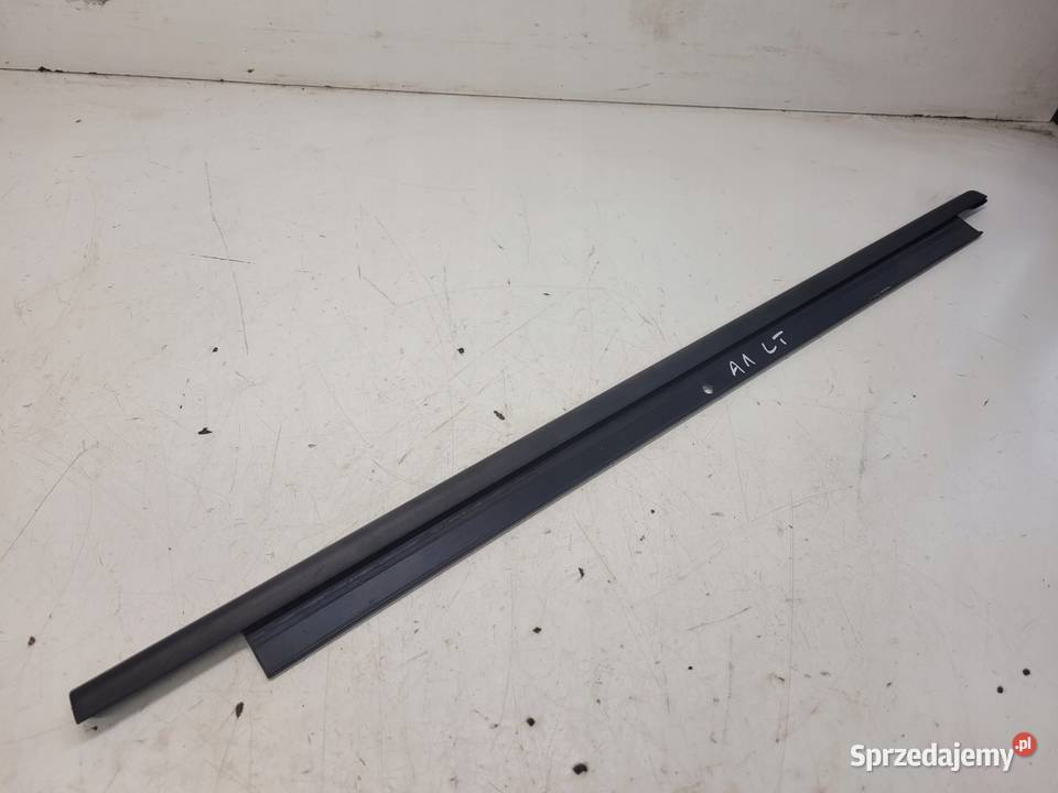 LISTWA MAT DRZWI LEWY TYŁ AUDI A1 8X4839477 śląskie