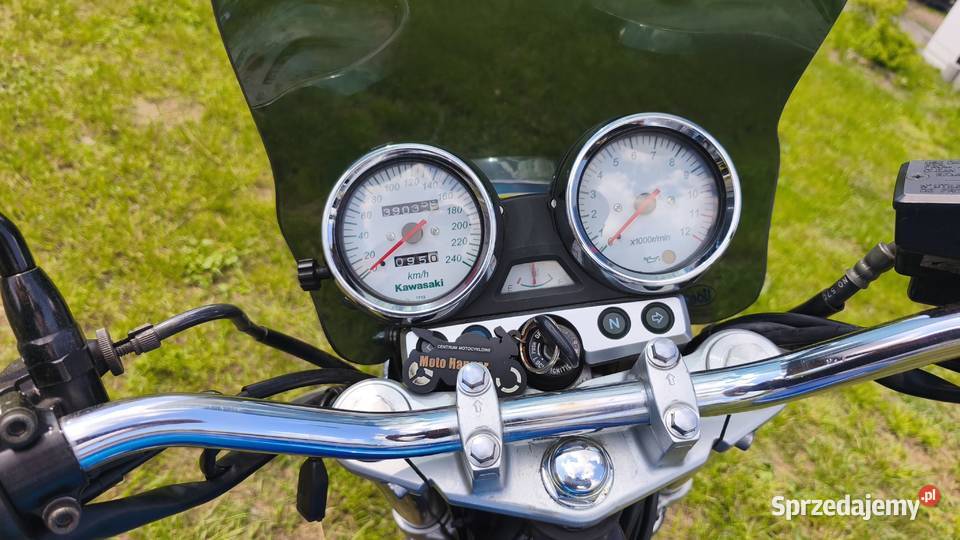 Kawasaki ZR7 naked