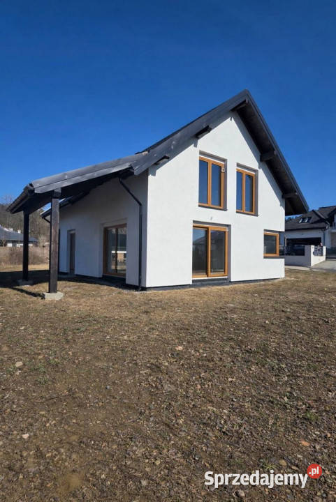 Sprzedam dom wolnostojący Sanok 140m2 Liczba pokoi 5