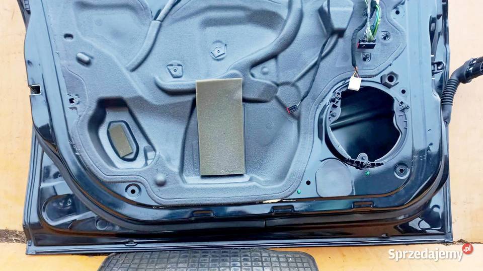 FORD FOCUS MK3 DRZWI LEWY PRZÓD KOD FB RADOM Karoseria