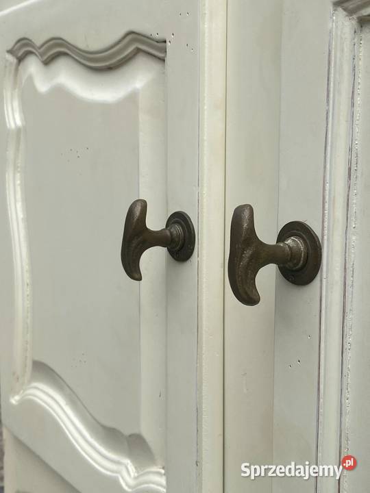 Urokliwa biała komoda rustykalna na giętych Gryfice sprzedam