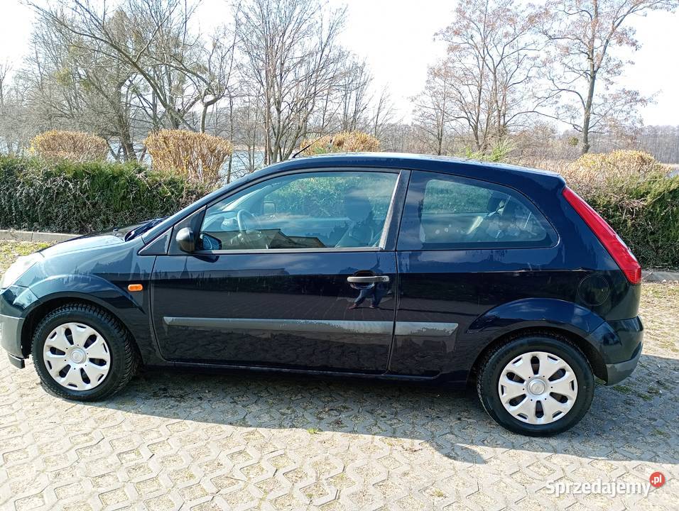 Ford Fiesta MK6 13 benzyna produkcji 2006 radio Samochody osobowe Ryżyn