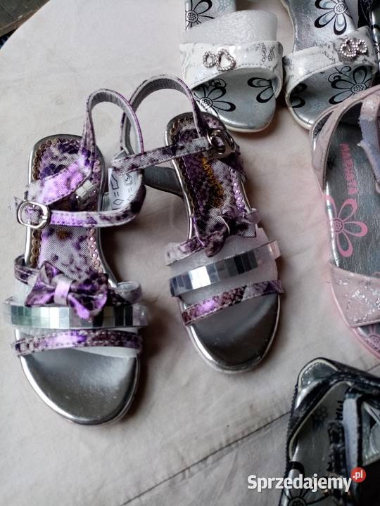 Sprzedam nowe buty na paskach dziewczynki wymiar małopolskie Zielonki