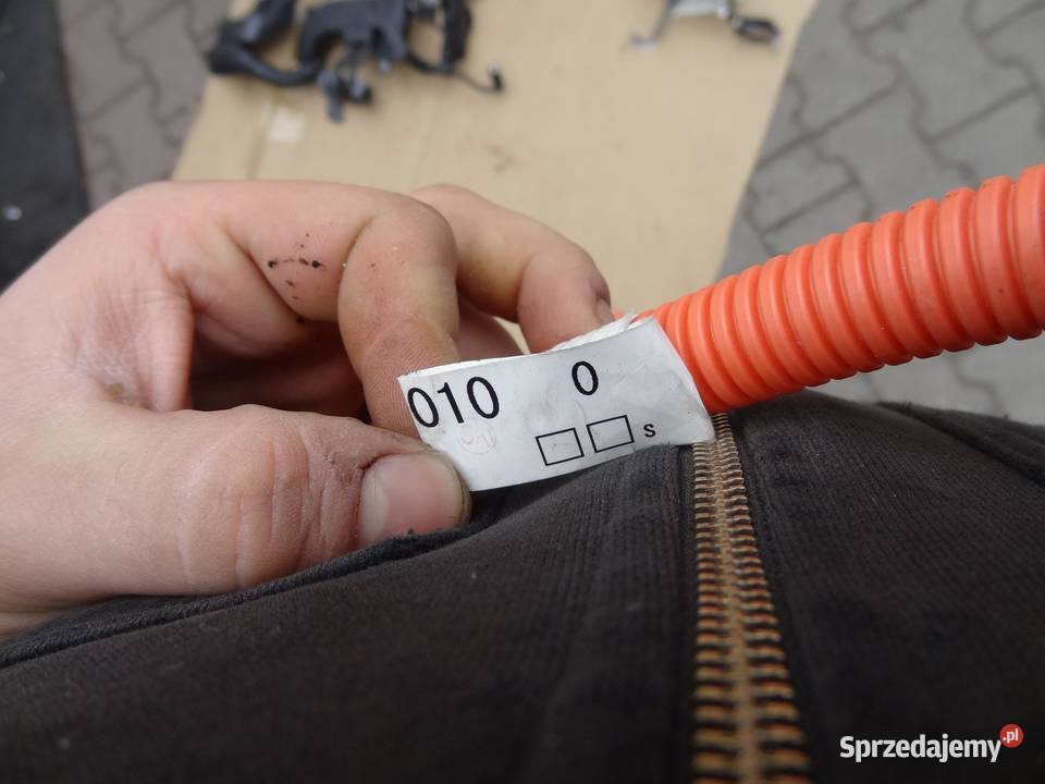 PRZEWÓD WIĄZKA BATERII COROLLA E21 20 H