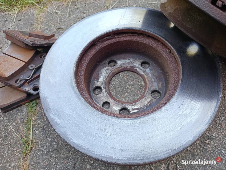 Tarcze hamulcowe przód z klockami VW Transporter Rok produkcji 1992 łódzkie Łódź sprzedam