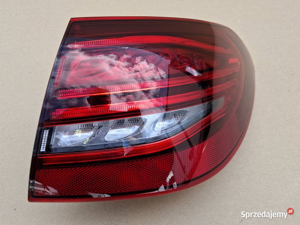 MERCEDES CKLASA W205 KOMBI LAMPA PRAWY TYŁ PRAWA Bieleń sprzedam