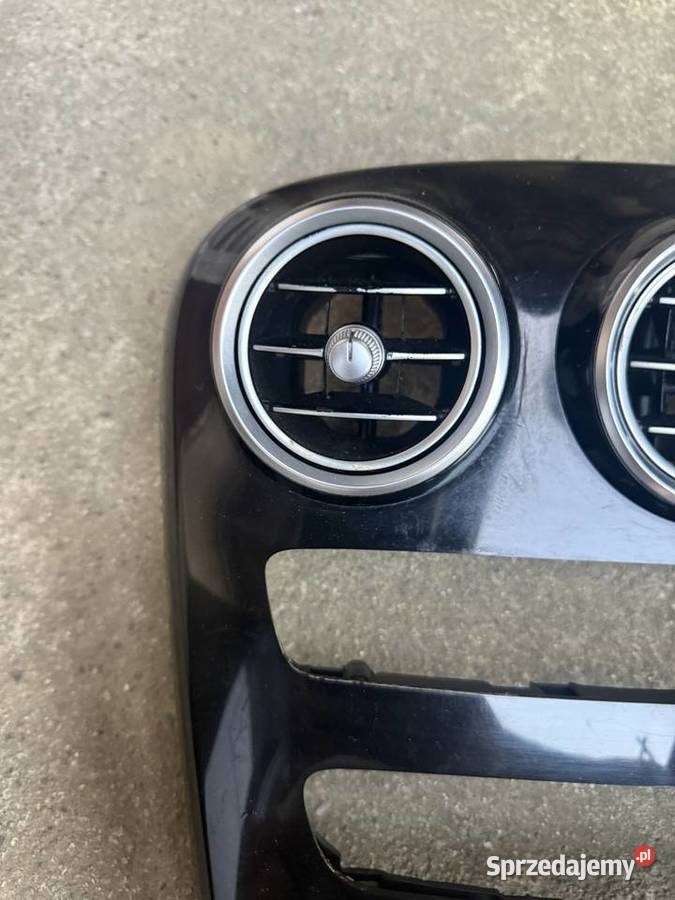 Mercedes C W205 rama panel środkowego tunelu Deski rozdzielcze, konsole sprzedam