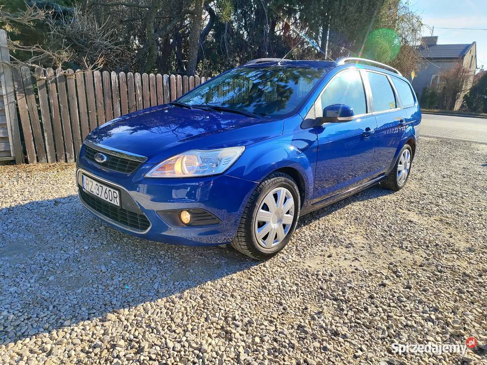 Ford focus benzyna niski przebieg ładny kolor łódzkie Piotrków Trybunalski