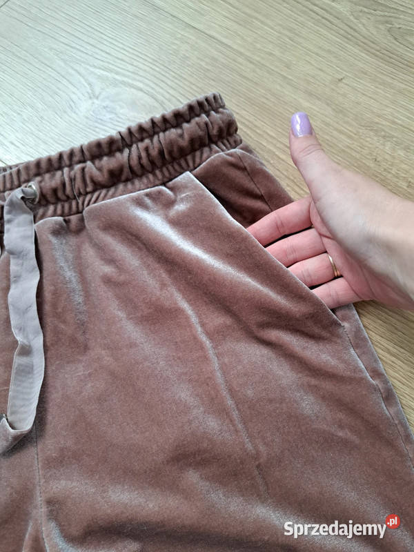 pudroworóżowe welurowe spodnie dresowe mohito 34 Trąbki Wielkie