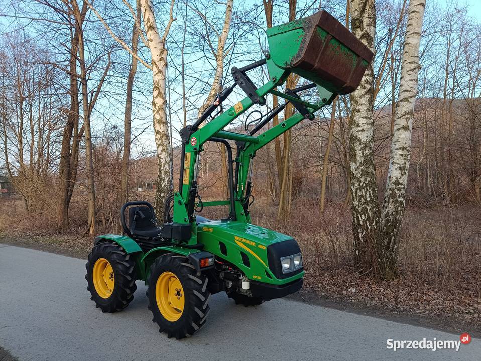 Ciągnik FERRARI Vipar 40 RS z Ładowaczem