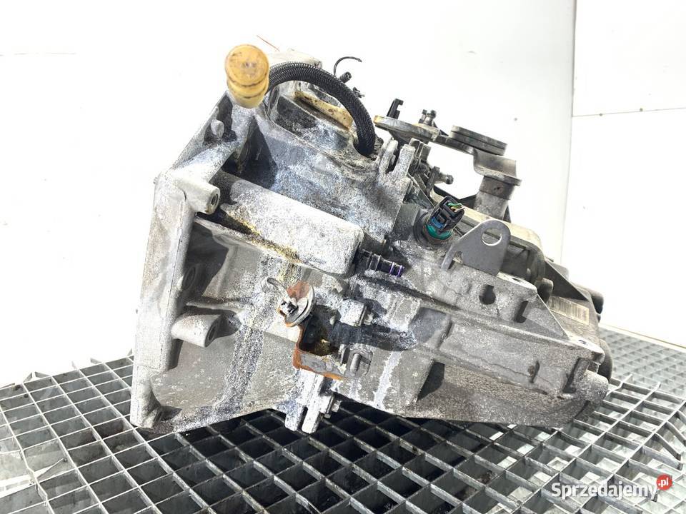 SKRZYNIA BIEGÓW DACIA DUSTER TL4B361 15 116 osobowe