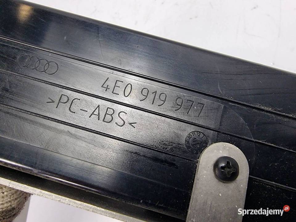 ZMIENIARKA CD AUDI A8 D3 4E0919977 Lipno