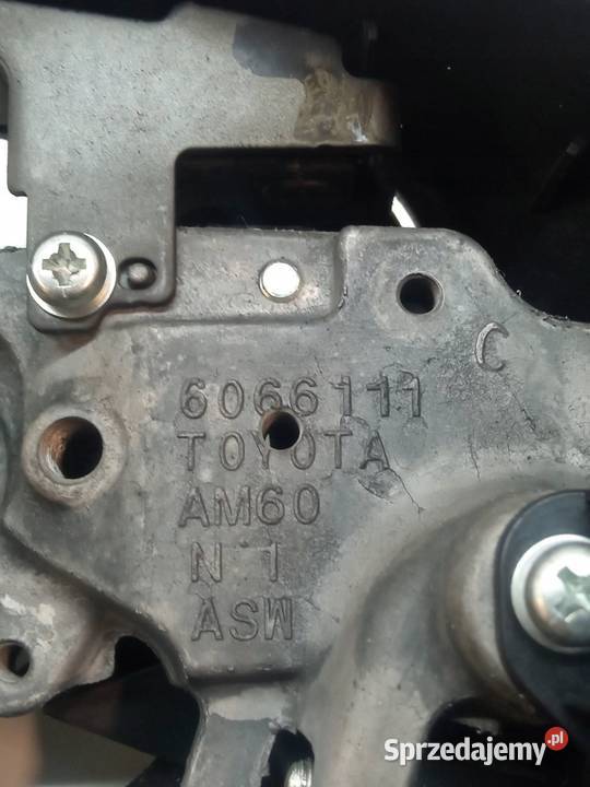 KIEROWNICA MULTIFUNKCJA 6066111 Toyota Auris I