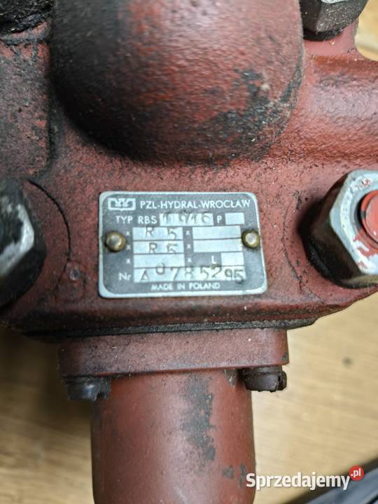 Rozdzielacz hydrauliczny PZL Hydral Wrocław typ Dzierżoniów sprzedam