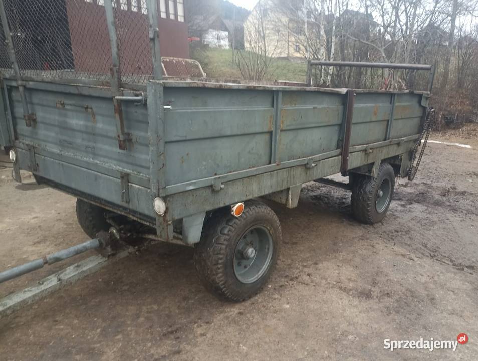 Rozrzutnik obornika dwuosiowy Agromet Czarna Pisarzowa