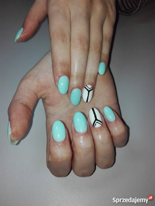 Manicure hybrydowy przedłużanie paznokci Sieradz uroda
