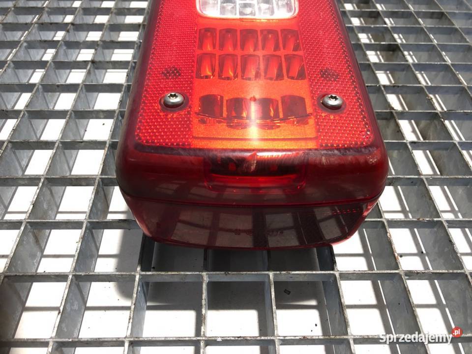 LAMPA PRAWY TYŁ VOLVO FH II 84195521 Hatchback