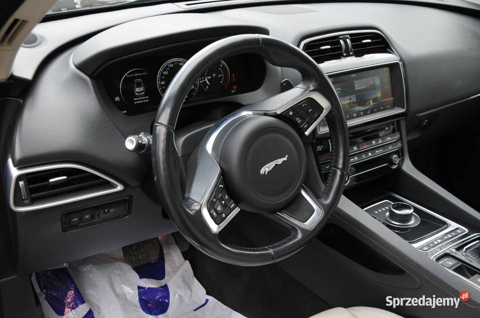 Jaguar FPace 20 i4D AWD Chequered Flag automatyczna Zawiercie