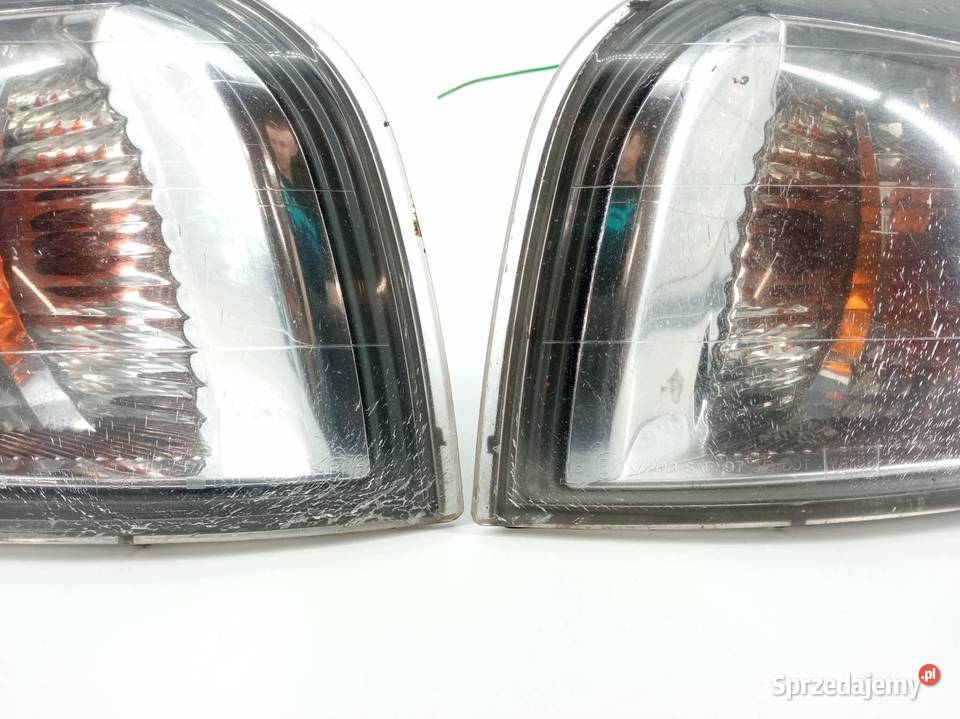 KIERUNKOWSKAZ LEWY PRAWY KOMPLET 89004374 Volvo