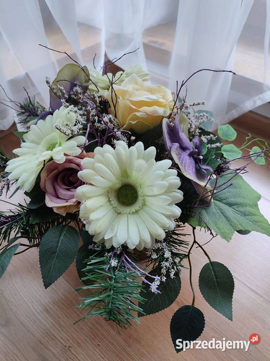 Kompozycja kwiatowa na grób wiązanka na cmentarz Sosnowiec