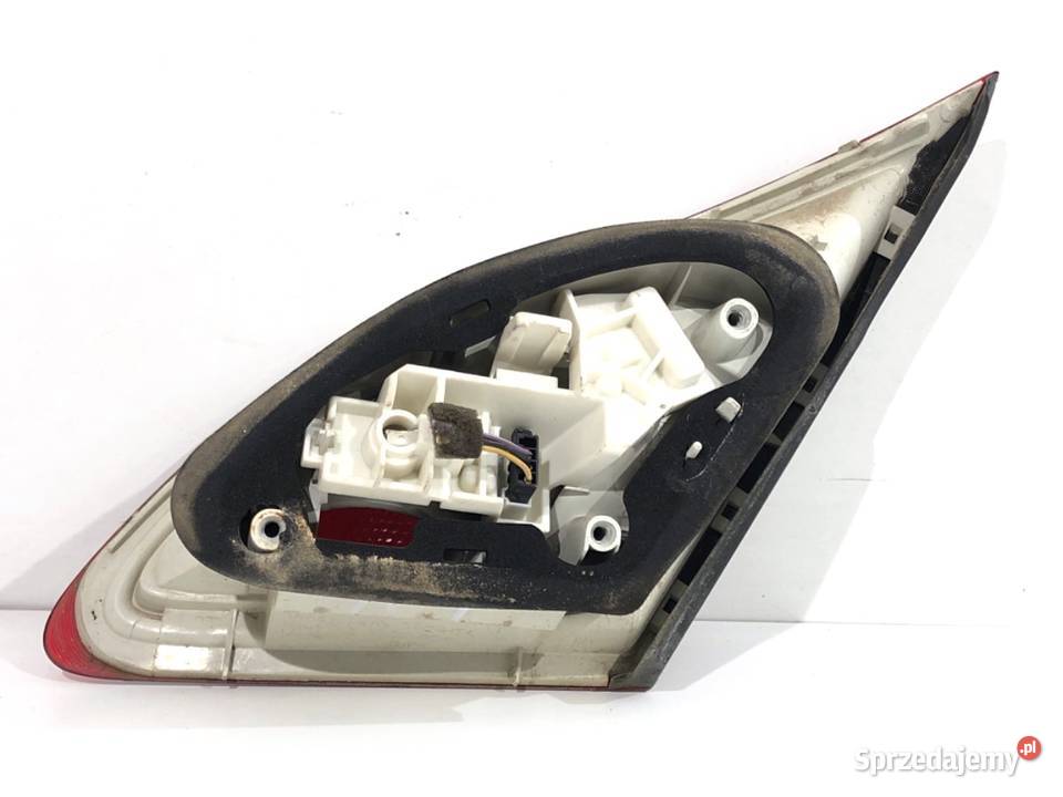 LAMPA TYŁ LEWA WEWNĘTRZNA OPEL ASTRA J Hatchback