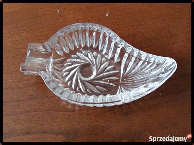 Popielniczka szklana kształt liścia