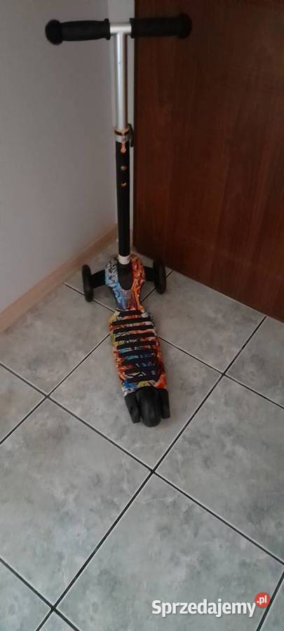 Hulajnoga trókołowa SCOOTER świecćące koła Dobre Miasto sprzedam
