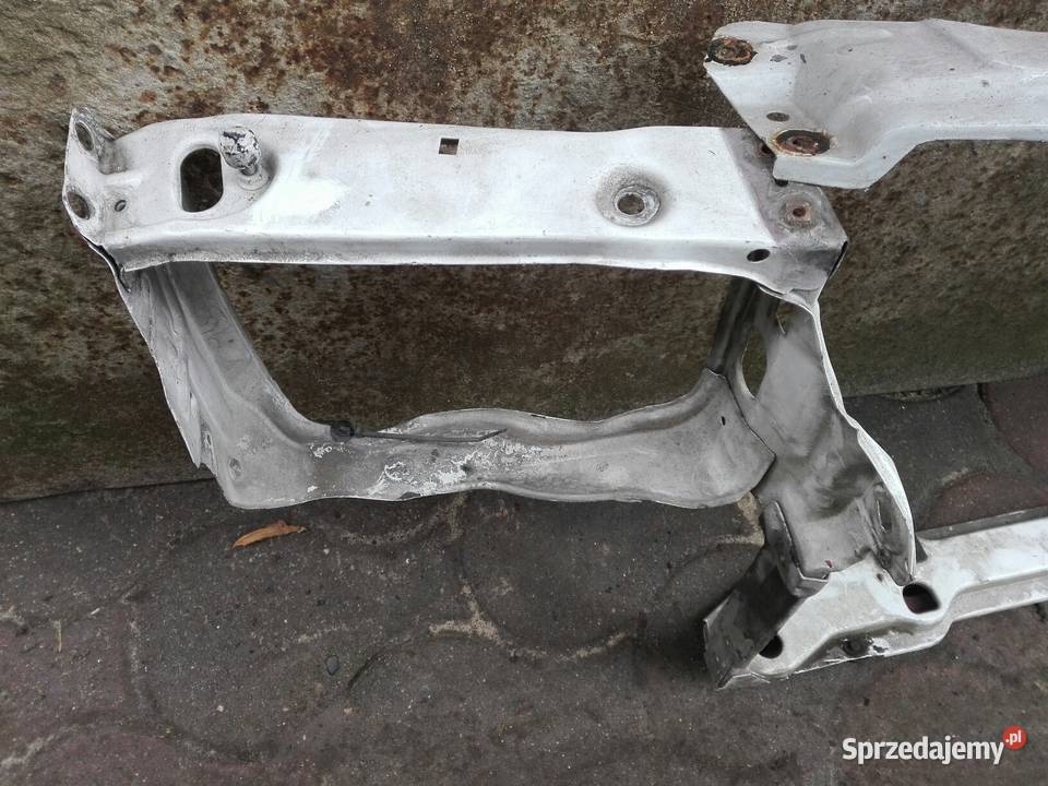 Mercedes W202 Cklasa pas przedni wzmocnienie