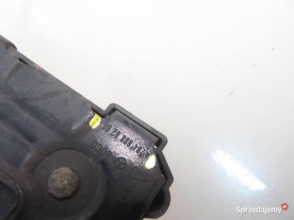 ZAMEK MASKI MERCEDES 204 2048800260 sprzedam