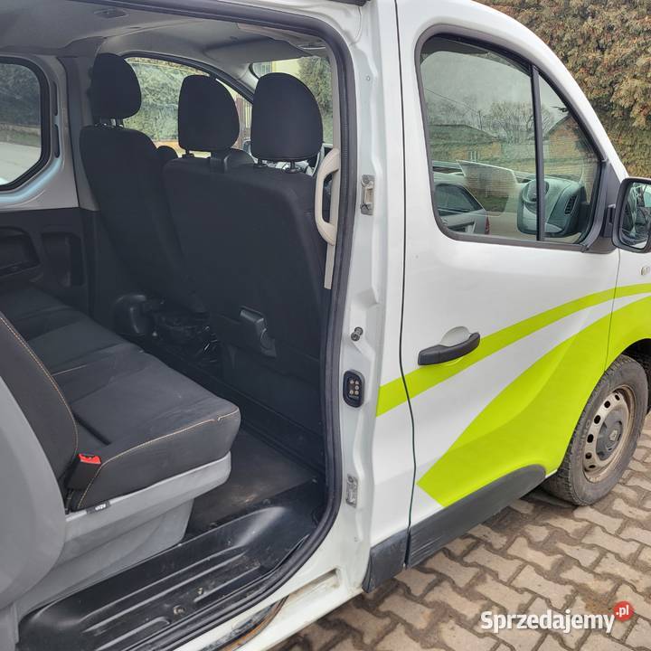 Renault Trafic dCi 120 L2H1 Komfort 6 osobowy Góra Kalwaria