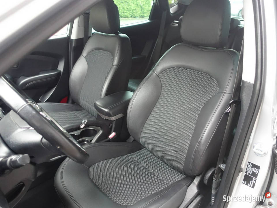 Hyundai ix35 16i Navi Alu Klimatronik Półskóra światła przeciwmgielne Częstochowa sprzedam