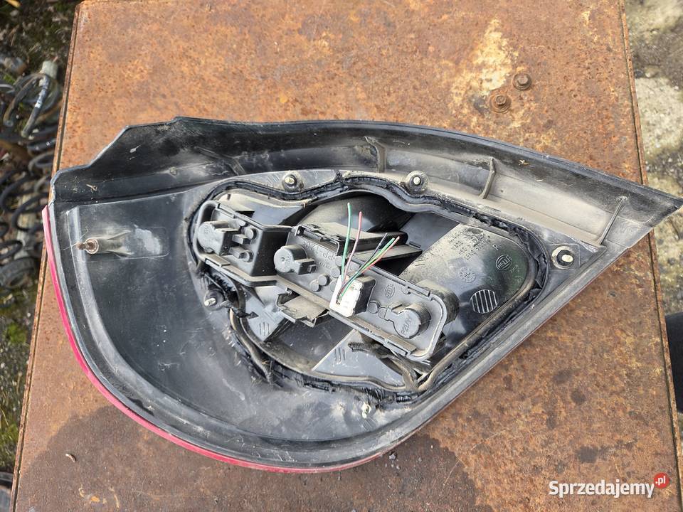 Lampy tylne Nissan Almera Łagów