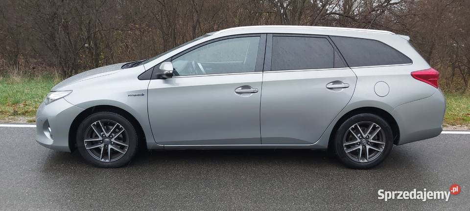 yota Auris 18 Hybryda 2014r 173 Kamera HandsFree podgrzewane fotele Skarżysko-Kamienna sprzedam