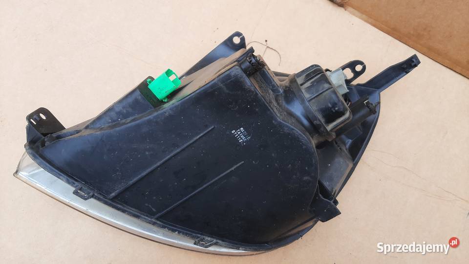 LAMPA PRAWA FORD FIESTA 0208 PRAWY PRZÓD dolnośląskie Dębno