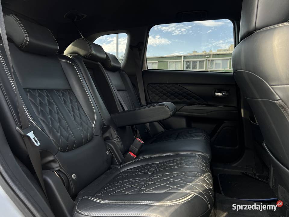 Mitsubishi Outlander PHEV 2019 Rok produkcji 2019 Warszawa